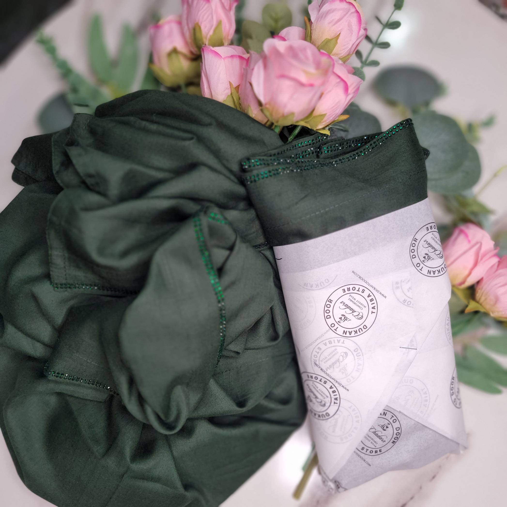 Swiss Lawn emerald green chadar with StoneLine border – lightweight breathable fabric